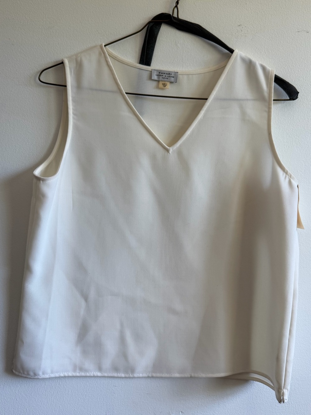 Tahari ASL Cream V-Neck Sleeveless Camisole